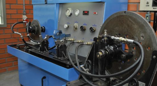 Equipamento para teste de caixa de direção.